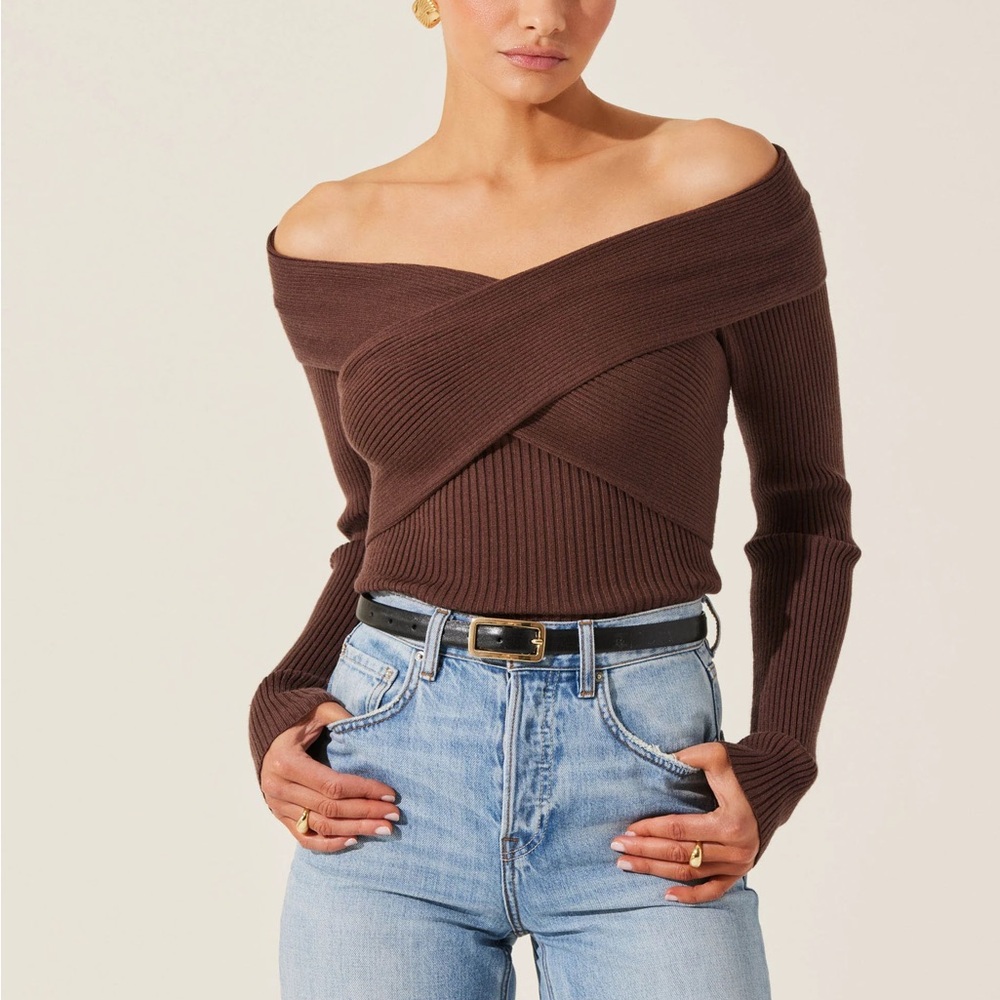 ASTR the label crossover off the shoulder rib sweater in brown